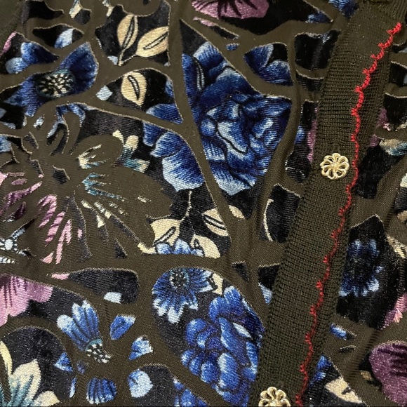 Vintage Black and Blue Floral Cardigan - Picture 6 of 12